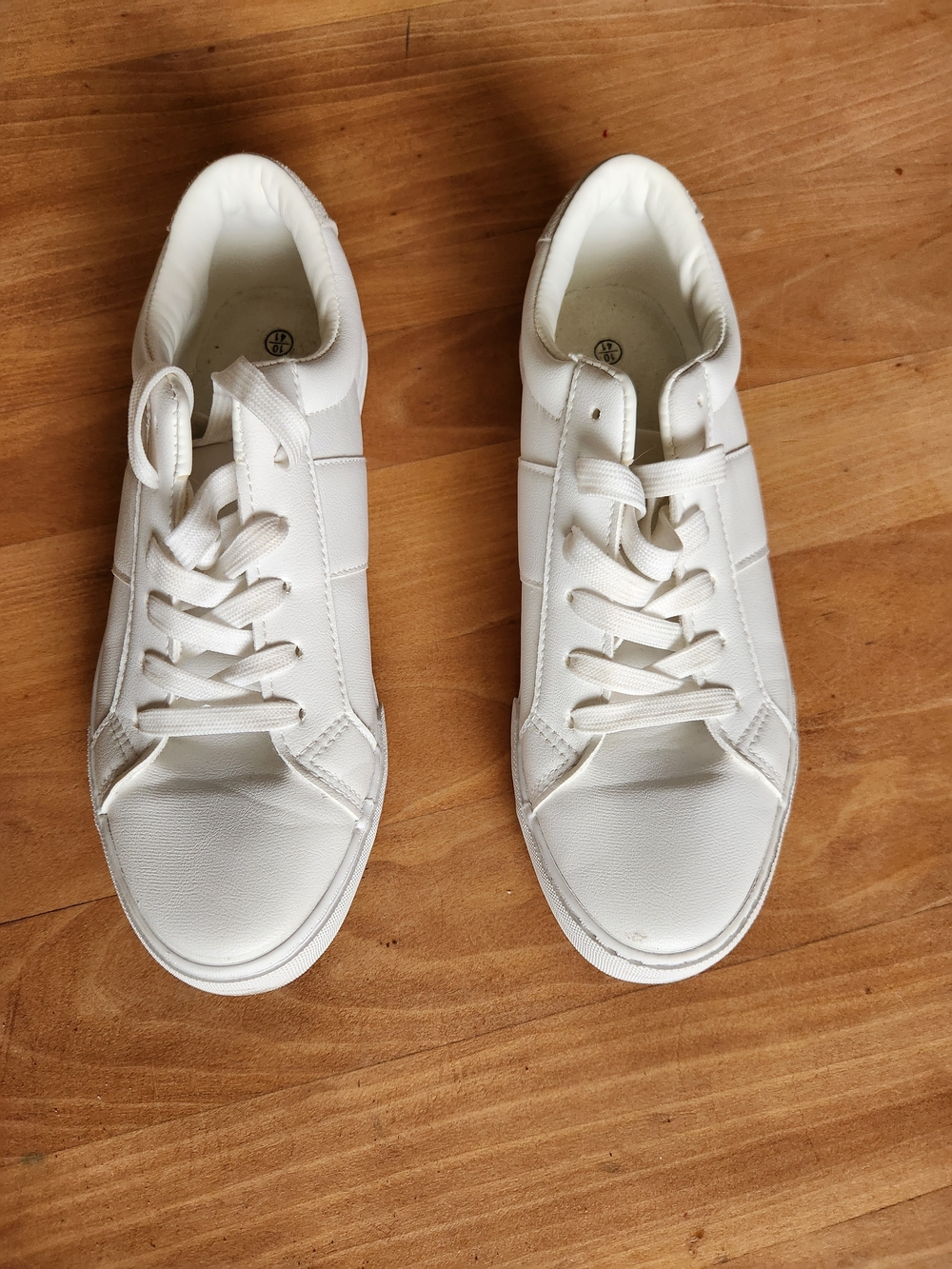 Men's Classic White Low-Top Sneakers